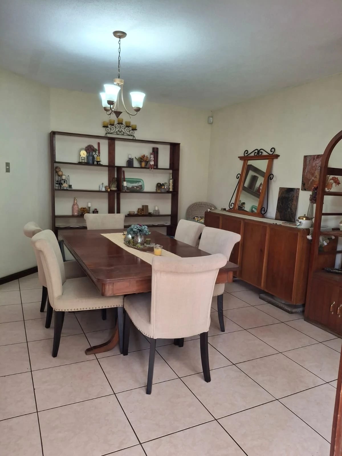 CASA EN VENTA EN RESIDENCIALES SAN MIGUEL FRENTE A LA ENTRADA DE OLMECA CARRETERA A EL SALVADOR — Casa en Venta en Fraijanes, Carretera a El Salvador, Guatemala, Ciudad — foto 7 de 12