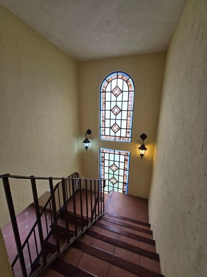CASA CON JARDÍN EN ALQUILER EN BOUGANVILIAS DE ARRAZOLA CARRETERA SALVADOR KM.16.5 — Casa en Alquiler en Fraijanes, Carretera a El Salvador, Guatemala, Ciudad — foto 9 de 17