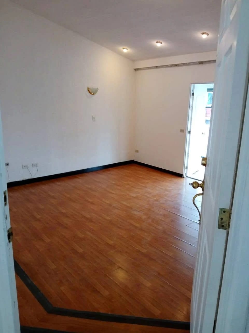 CASA EN VENTA O ALQUILER MANANTIALES ENTRADA A SAN JOSÉ PINULA — Casa en Venta en San José Pinula, Carretera a El Salvador, Guatemala, Ciudad — foto 13 de 17