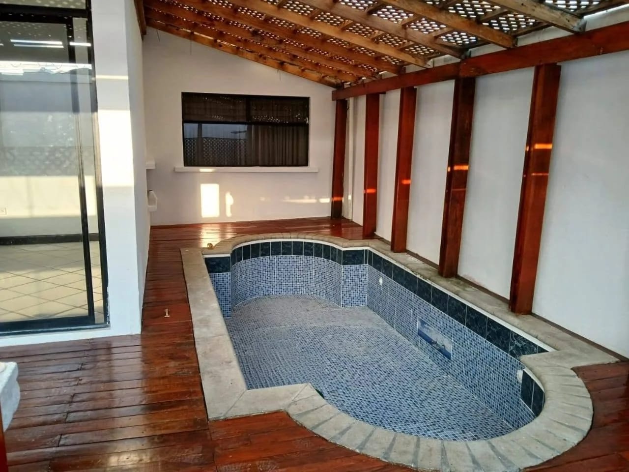 CASA EN VENTA O ALQUILER MANANTIALES ENTRADA A SAN JOSÉ PINULA — Casa en Venta en San José Pinula, Carretera a El Salvador, Guatemala, Ciudad — foto 15 de 17