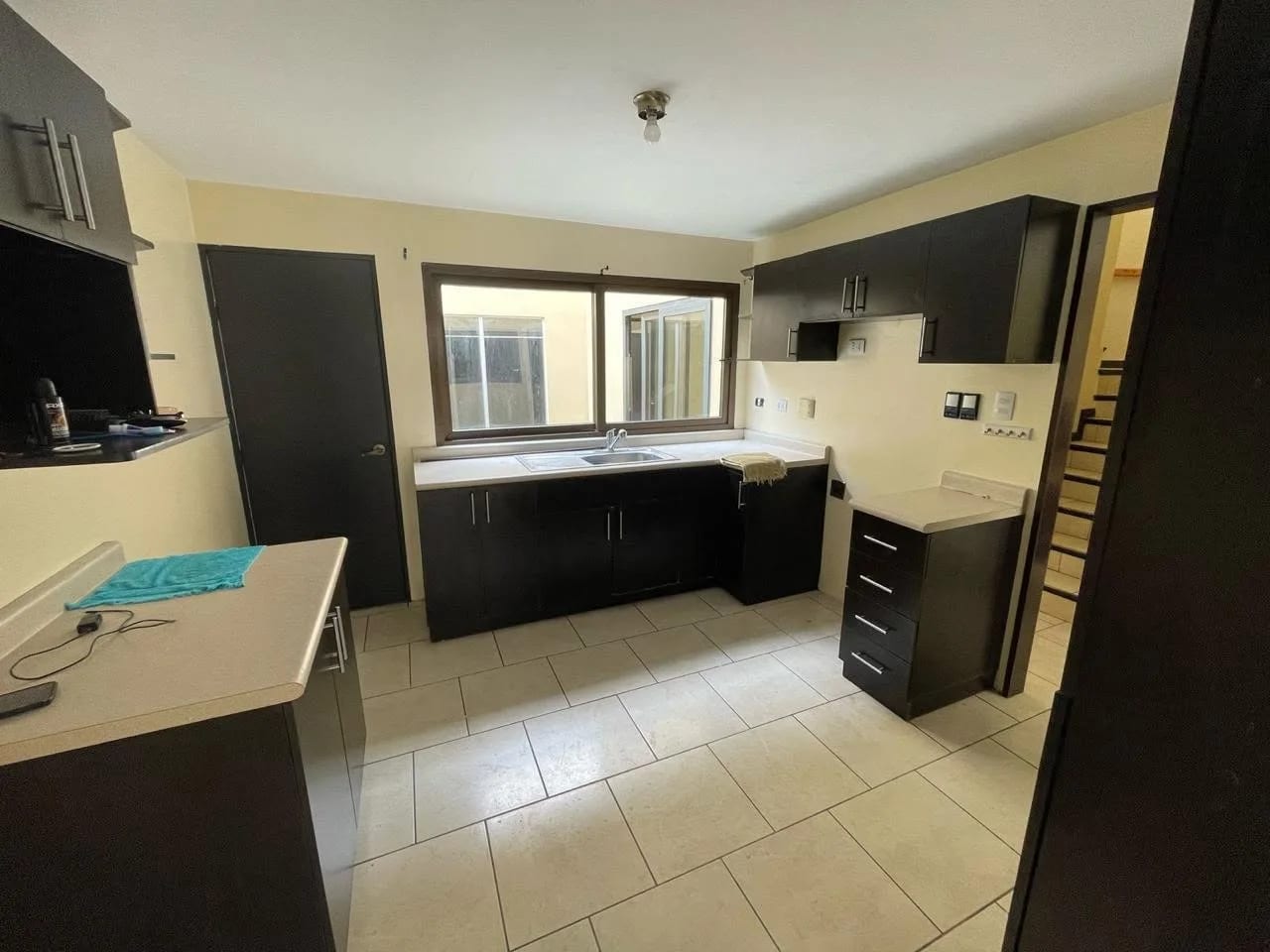 CASA EN VENTA CONDOMINIO CUMBRES DE LA ARBOLEDA KN. 21.5 CARRETERA A EL SALVADOR — Casa en Venta en Fraijanes, Carretera a El Salvador, Guatemala, Ciudad — foto 4 de 17