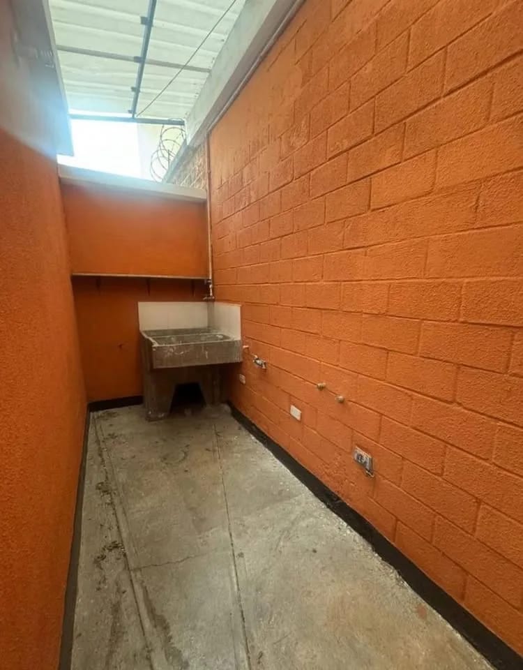 CASA DE UN NIVEL EN VENTA SAN CRISTÓBAL ZONA 8 DE MIXCO — Casa en Venta en Zona 8 Mixco, Guatemala, Ciudad — foto 5 de 7