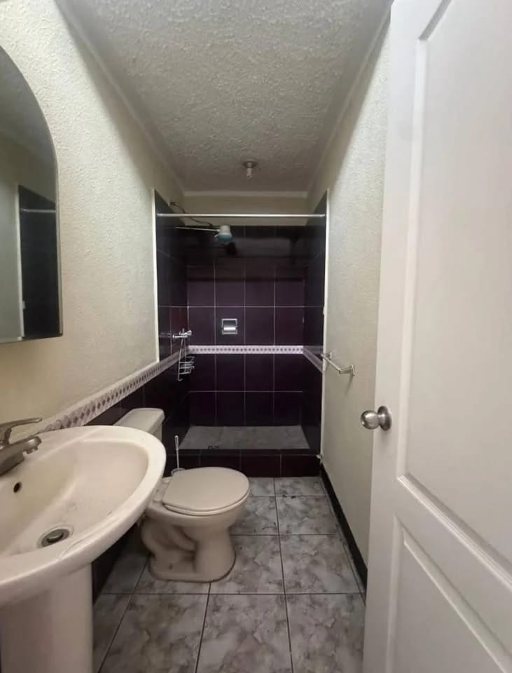 CASA DE UN NIVEL EN VENTA SAN CRISTÓBAL ZONA 8 DE MIXCO — Casa en Venta en Zona 8 Mixco, Guatemala, Ciudad — foto 6 de 7