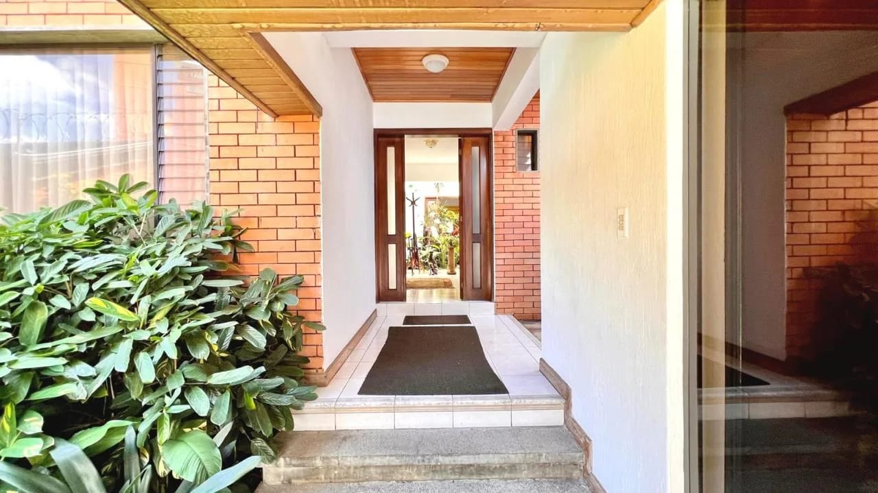 CASA EN VENTA ÁREA RESIDENCIAL - FUERA DE GARITA - SAN LÁZARO ZONA 15 — Casa en Venta en Zona 15, Guatemala, Ciudad — foto 1 de 9