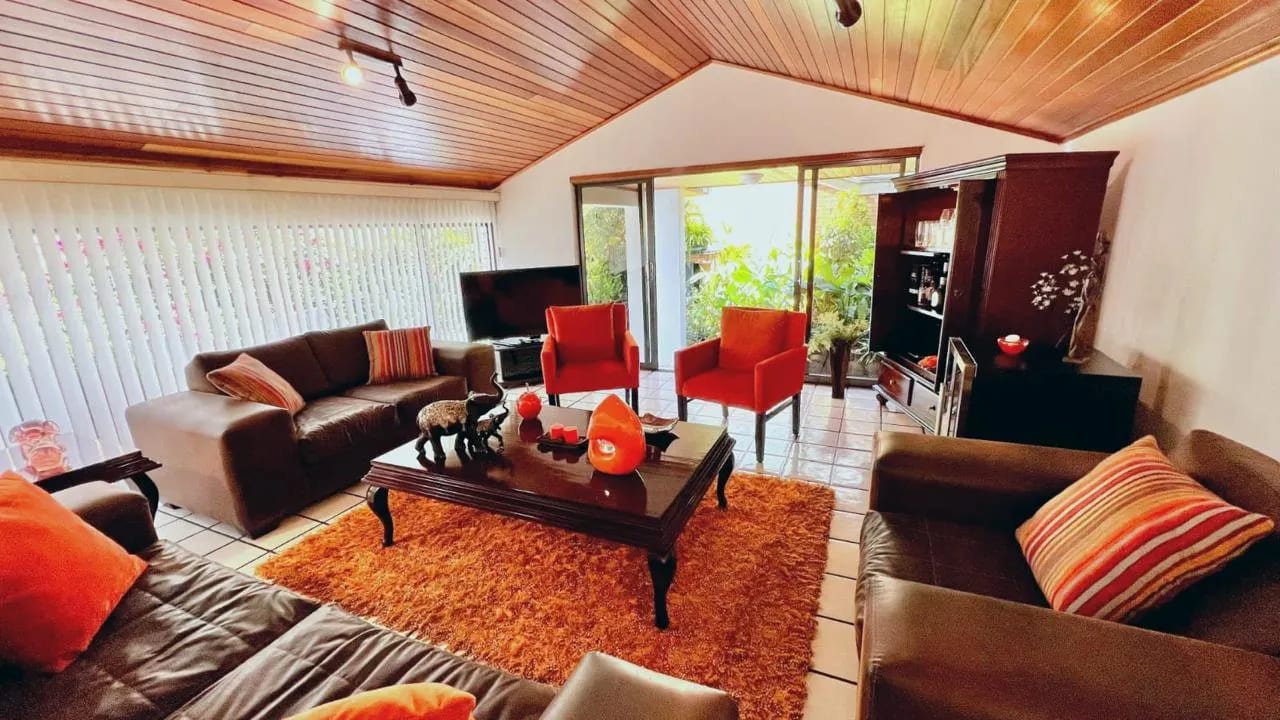 CASA EN VENTA ÁREA RESIDENCIAL - FUERA DE GARITA - SAN LÁZARO ZONA 15 — Casa en Venta en Zona 15, Guatemala, Ciudad — foto 4 de 9