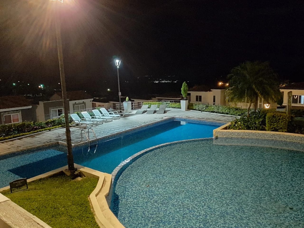 Casa en Venta Condominio Alamedas de Santo Domingo KM. 30.5 Fraijanes — Casa en Venta en Carretera a El Salvador, Guatemala, Ciudad — foto 3 de 16