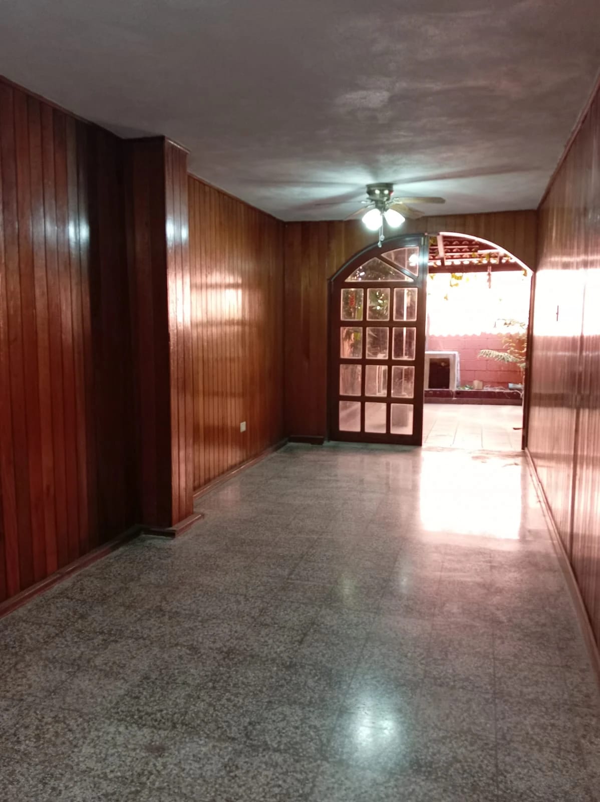 Casa Remodelada en Venta Valle Dorado Bulevar Sur San Cristóbal Zona 8 — Casa en Venta en Zona 8 Mixco, Guatemala, Ciudad — foto 12 de 17