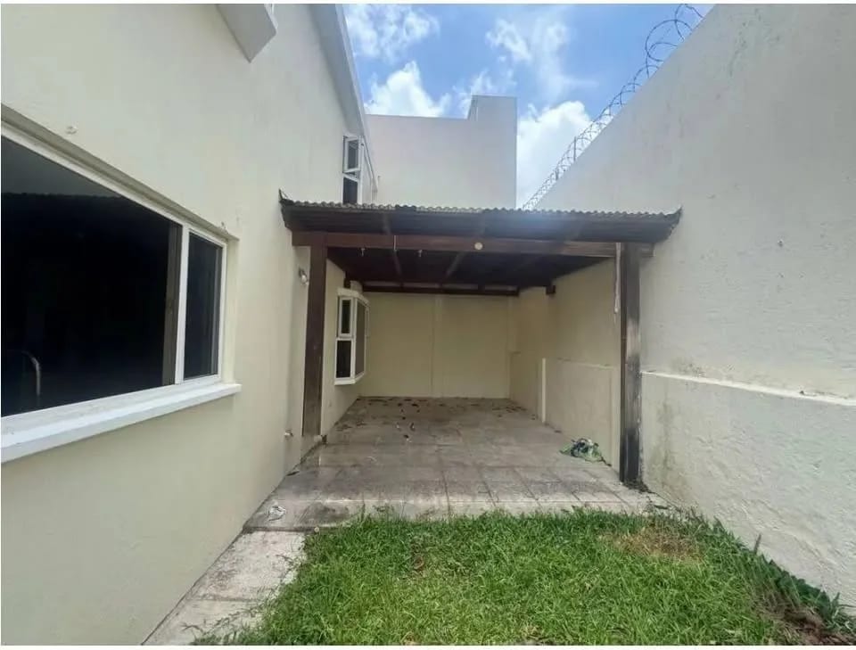 Casa en Venta los Manantiales Kn. 19.5 Entrada a San Jos — Casa en Venta en San José Pinula, Guatemala, Ciudad — foto 2 de 16