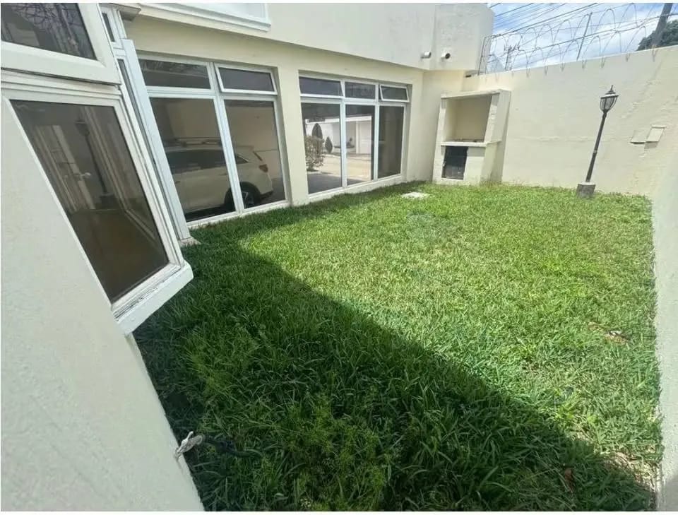 Casa en Venta los Manantiales Kn. 19.5 Entrada a San Jos — Casa en Venta en San José Pinula, Guatemala, Ciudad — foto 4 de 16