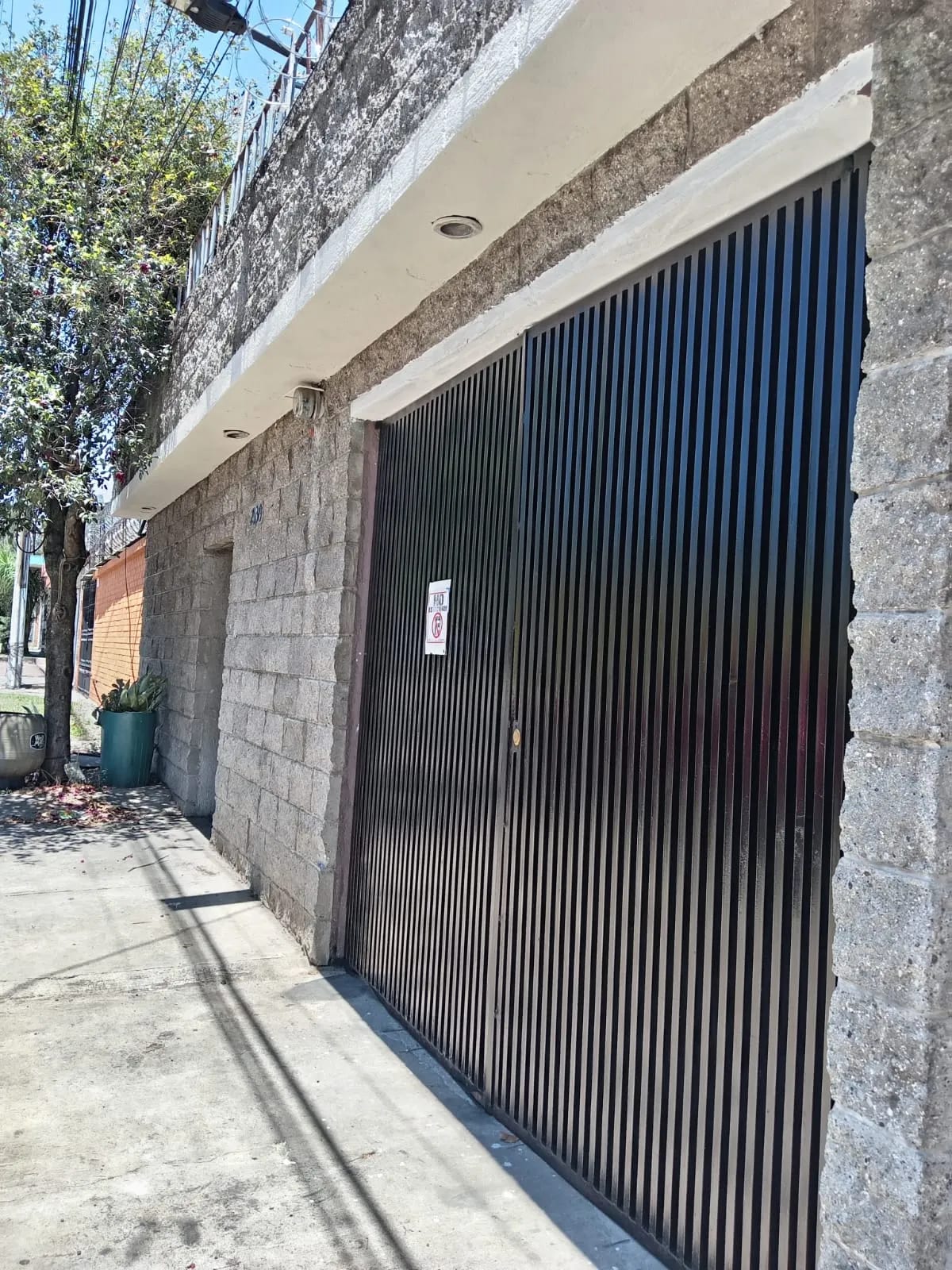 Casa en Venta en Zona 11 – Fuera de Garita - Colonia Granai & Townson — Casa en Venta en Zona 11, Guatemala, Ciudad — foto 1 de 11