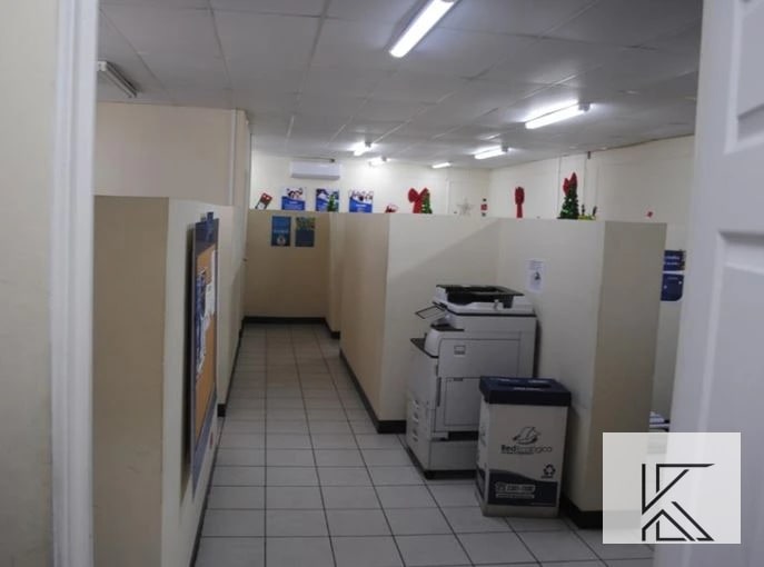Casa de 1 nivel en Renta en Zona 10 Guatemala | Ideal para Oficinas, Clínicas o Centro Corporativo — Casa en Alquiler en Zona 10, Guatemala, Ciudad — foto 2 de 9