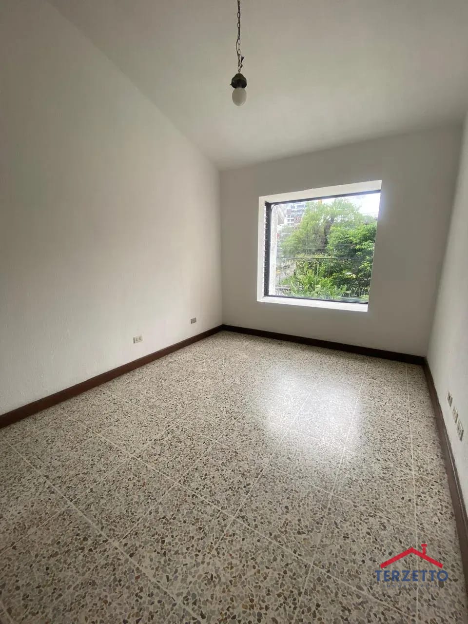 CASA CON USO COMERCIAL ZONA 15 VISTA HERMOSA 2 — Casa en Alquiler en Zona 15, Guatemala, Ciudad — foto 14 de 16