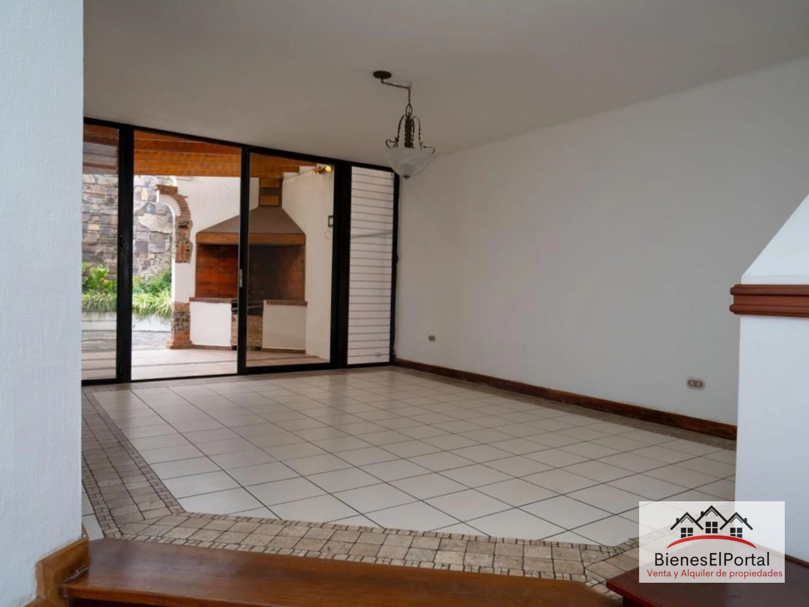 Casa en San Miguel II, Km.16.5 CAES Santa Catarina Pinula — Casa en Venta en Carretera a El Salvador, Guatemala, Ciudad — foto 1 de 9
