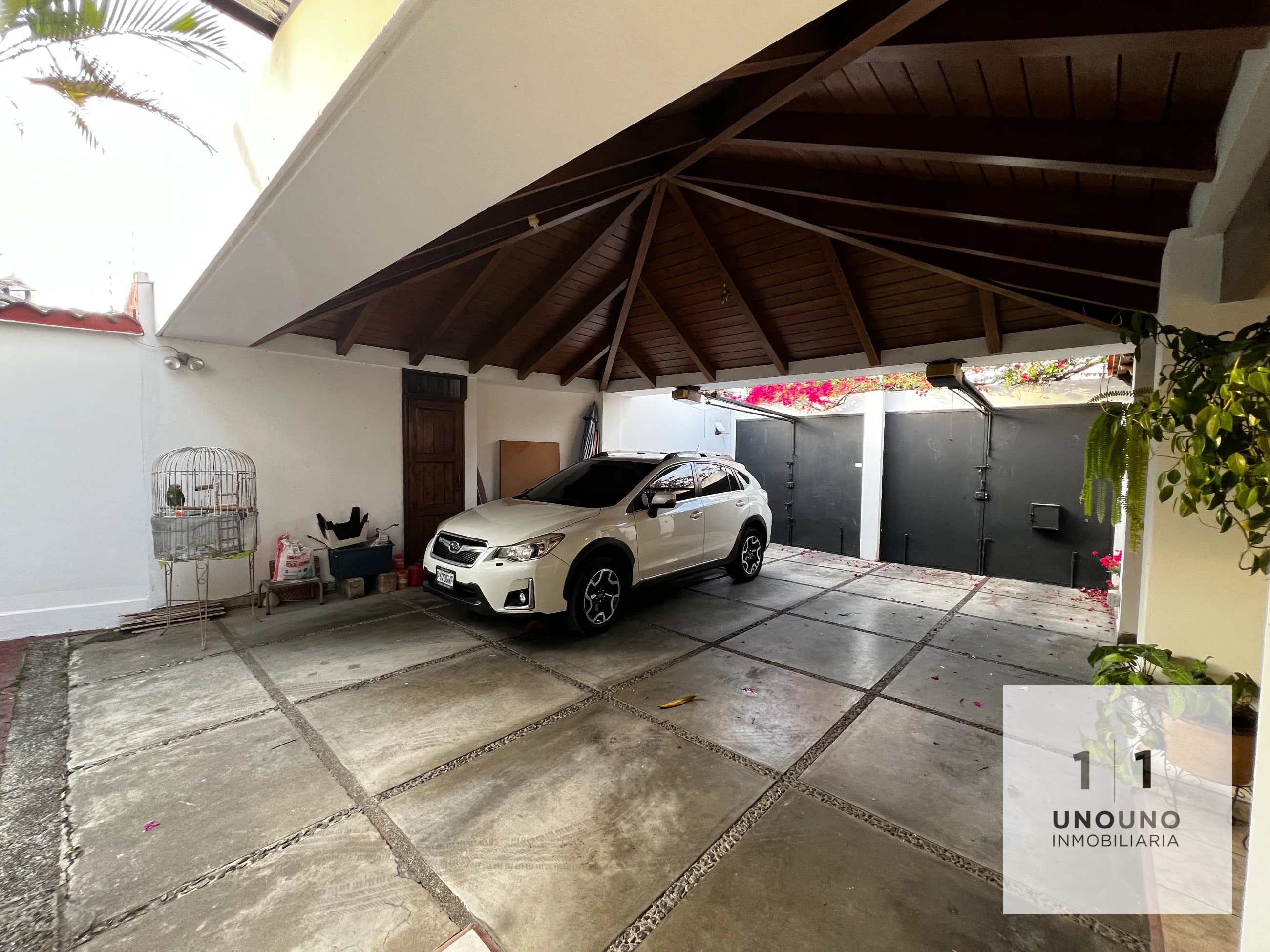 Espectacular propiedad en venta de 5 habitaciones en zona 15 - 11