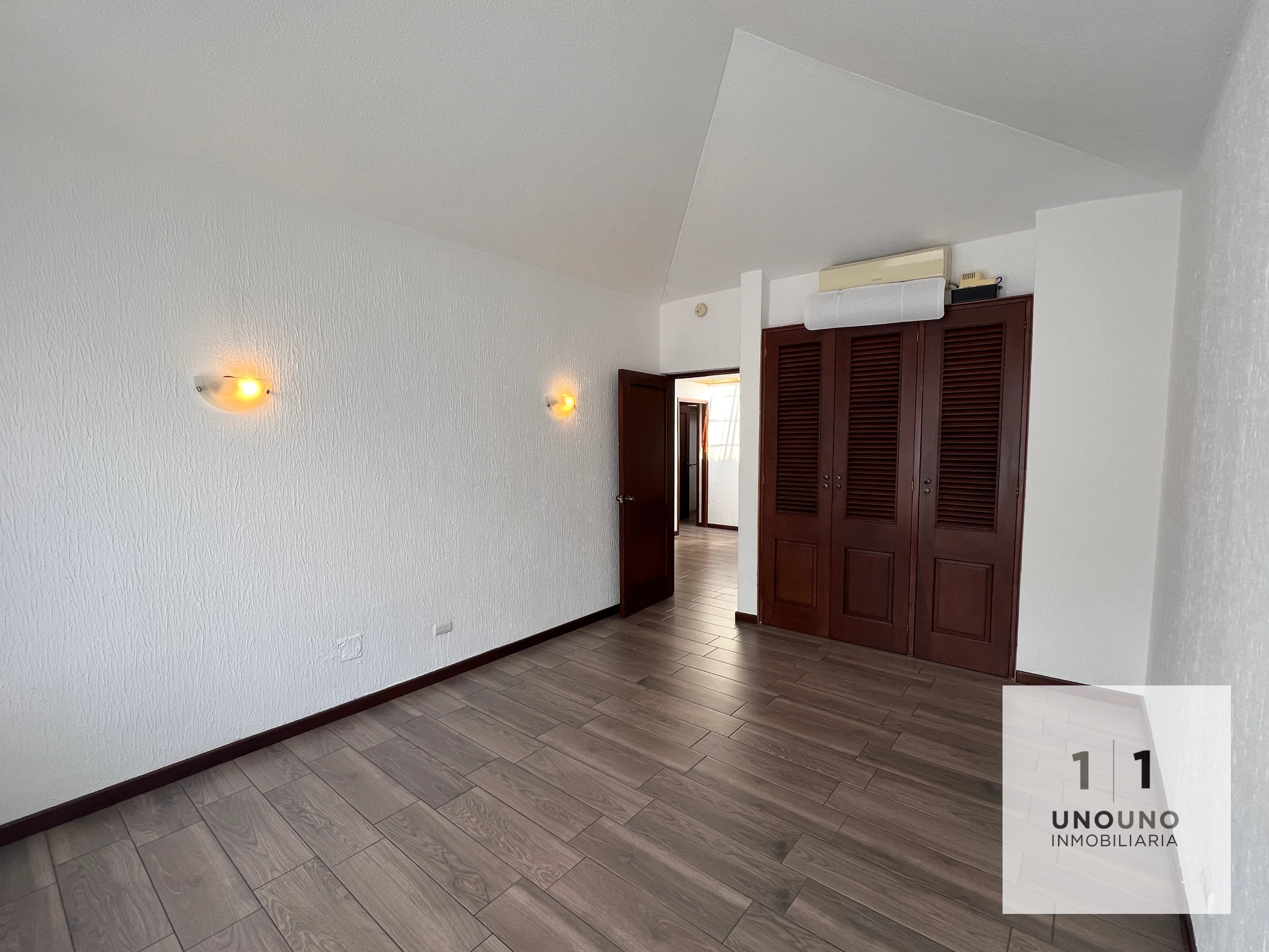 Hermosa casa en alquiler en Elgin, zona 13 — Casa en Alquiler en Elgin, Zona 13, Guatemala, Ciudad — foto 16 de 17