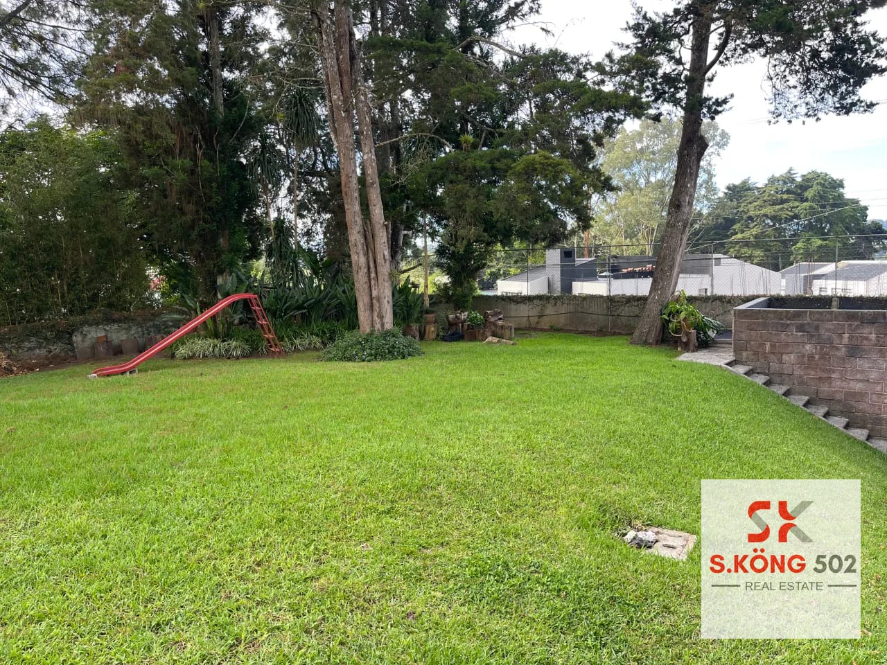 SE RENTA CASA GRANDE CON JARDÍN EN EL SOCORRO, Km. 12.7 HILLTOP, CES — Casa en Alquiler en El Socorro, Carretera a El Salvador, Guatemala, Ciudad — foto 4 de 17
