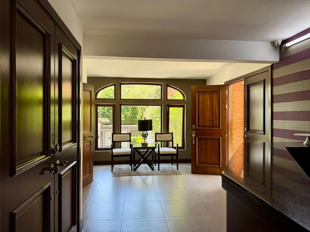 CASA EN VENTA EN ZONA 10 PASAJE OAKLAND — Casa en Venta en Pasaje Oakland, Zona 10, Guatemala, Ciudad — foto 3 de 16