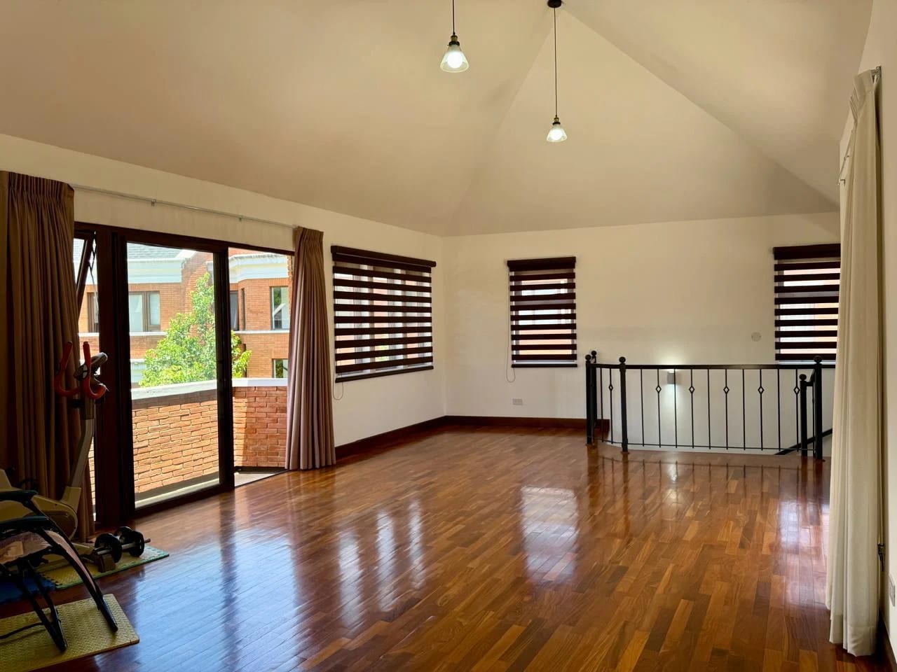 CASA EN VENTA EN ZONA 10 PASAJE OAKLAND — Casa en Venta en Pasaje Oakland, Zona 10, Guatemala, Ciudad — foto 13 de 16