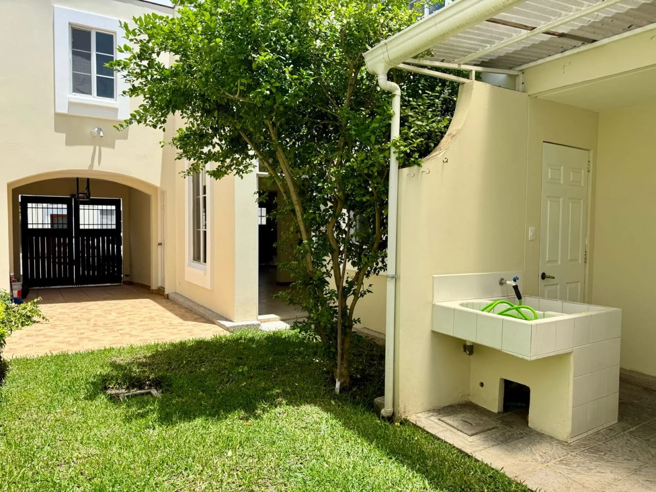 CASA EN VENTA EN CONDADO NARANJO ZONA 4 DE MIXCO — Casa en Venta en Condado Naranjo, Zona 4 Mixco, Guatemala, Ciudad — foto 9 de 17