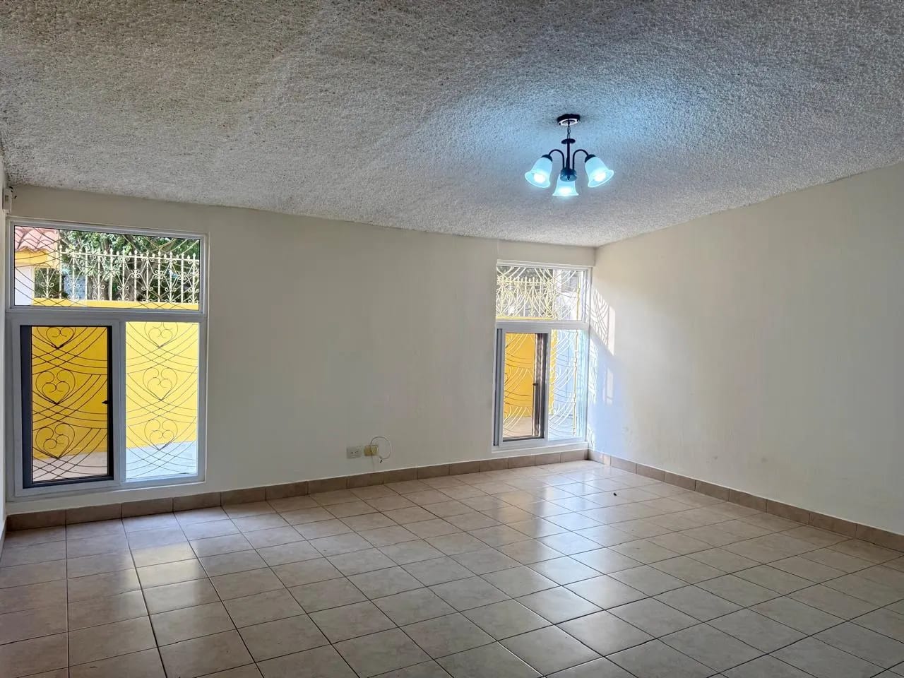 CASA EN VENTA EN ZONA 7. CIUDAD DE PLATA II — Casa en Venta en Ciudad de Plata, Zona 7, Guatemala, Ciudad — foto 2 de 17