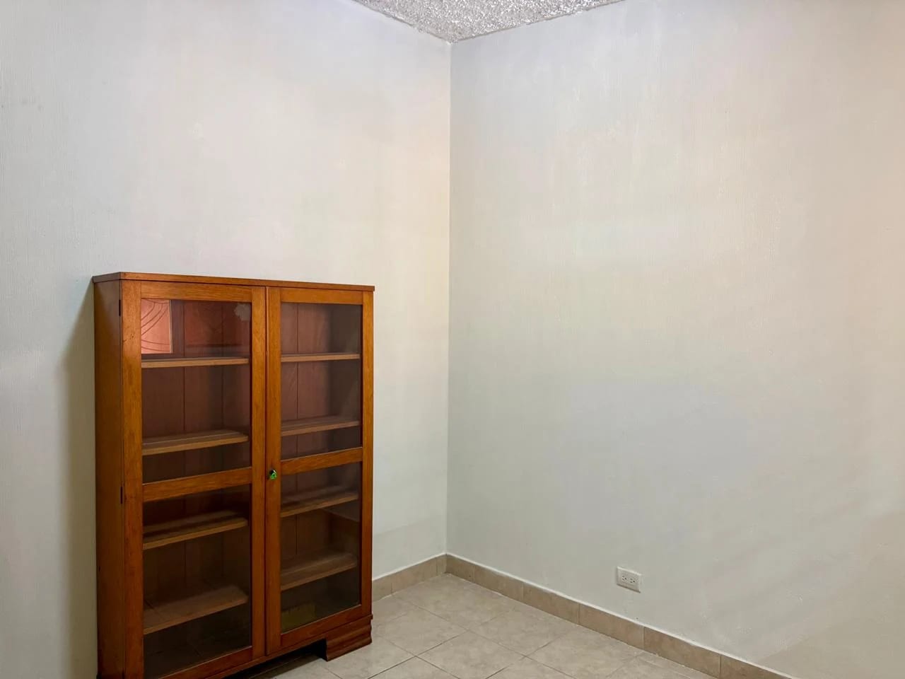 CASA EN VENTA EN ZONA 7. CIUDAD DE PLATA II — Casa en Venta en Ciudad de Plata, Zona 7, Guatemala, Ciudad — foto 5 de 17