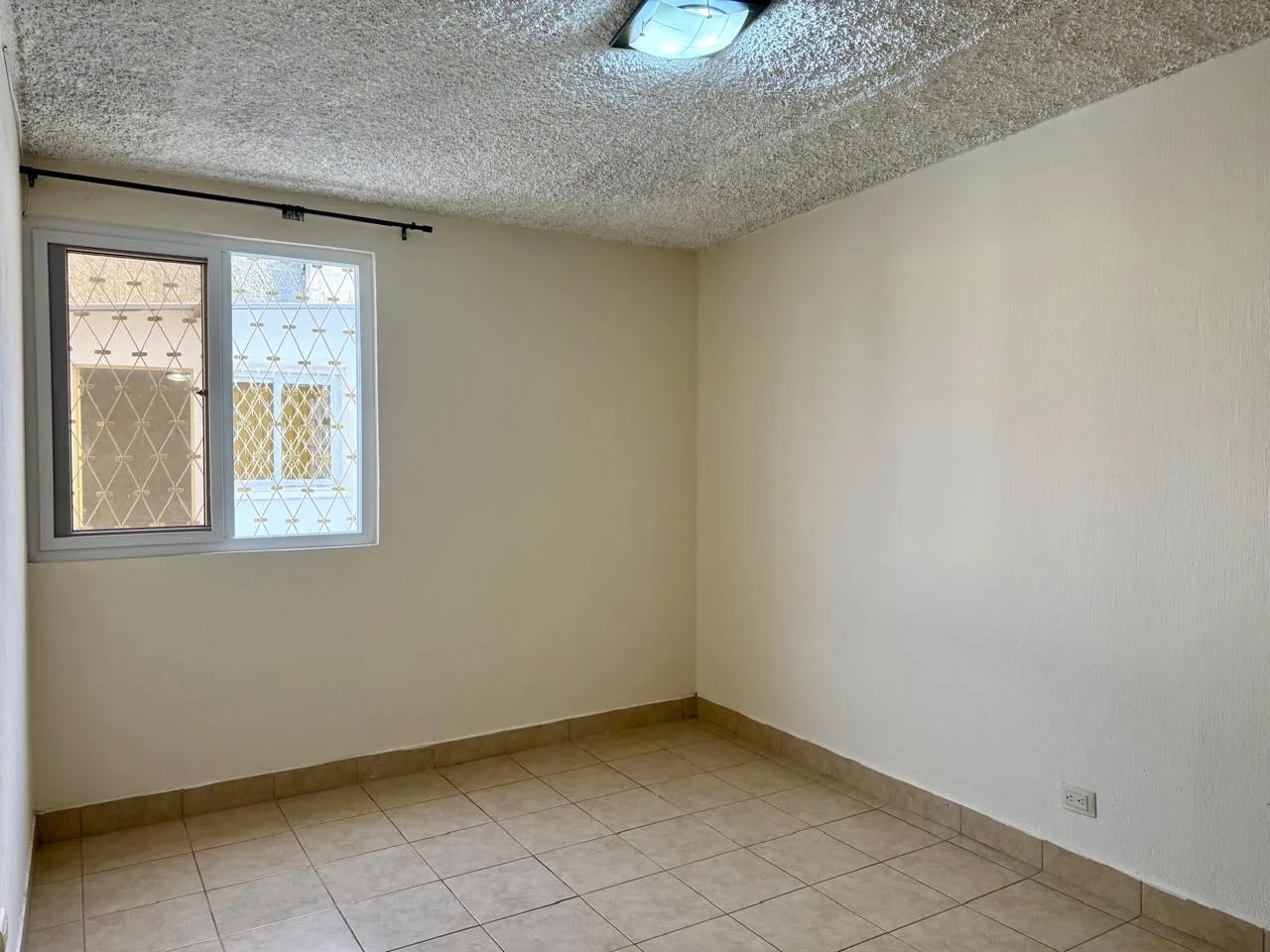 CASA EN VENTA EN ZONA 7. CIUDAD DE PLATA II — Casa en Venta en Ciudad de Plata, Zona 7, Guatemala, Ciudad — foto 8 de 17