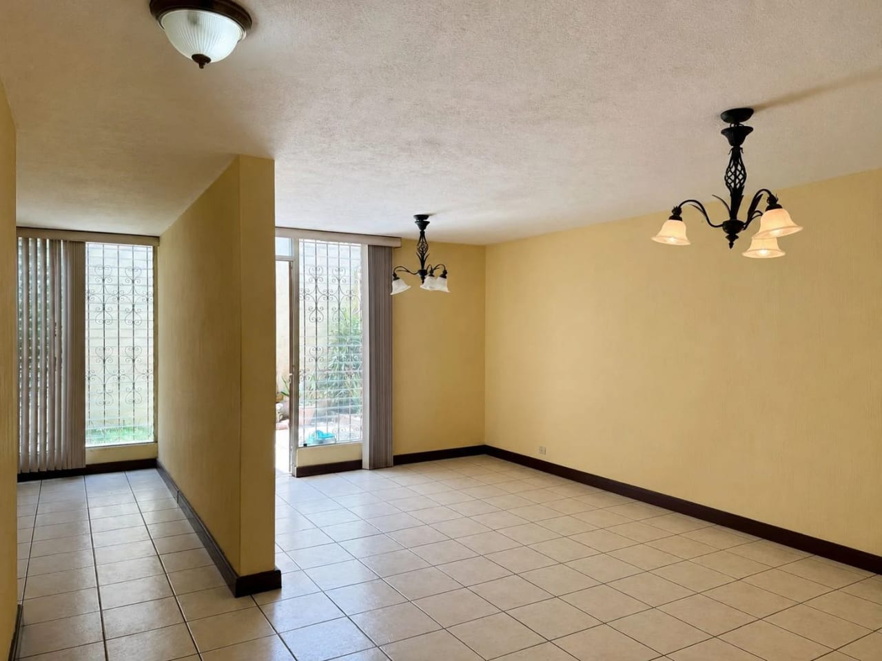 CASA EN RENTA EN ZONA 11 EN CONDOMINIO — Casa en Alquiler en Colonia Mariscal, Zona 11, Guatemala, Ciudad — foto 1 de 8