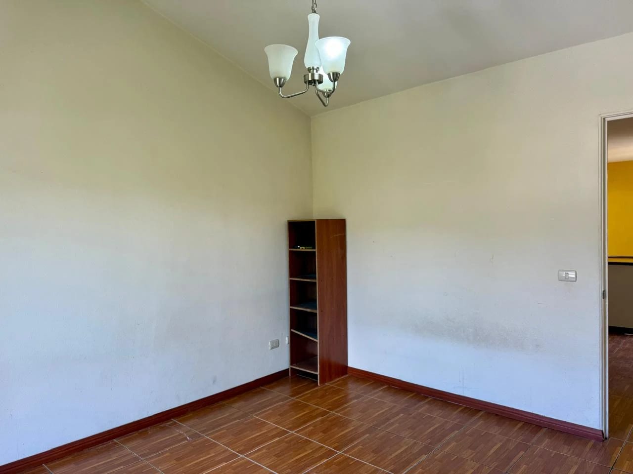 CASA EN VENTA EN VILLA NUEVA, JARDINES DE VERONA, CIUDAD SANTA CLARA — Casa en Venta en Villa Nueva, Guatemala, Ciudad — foto 5 de 17