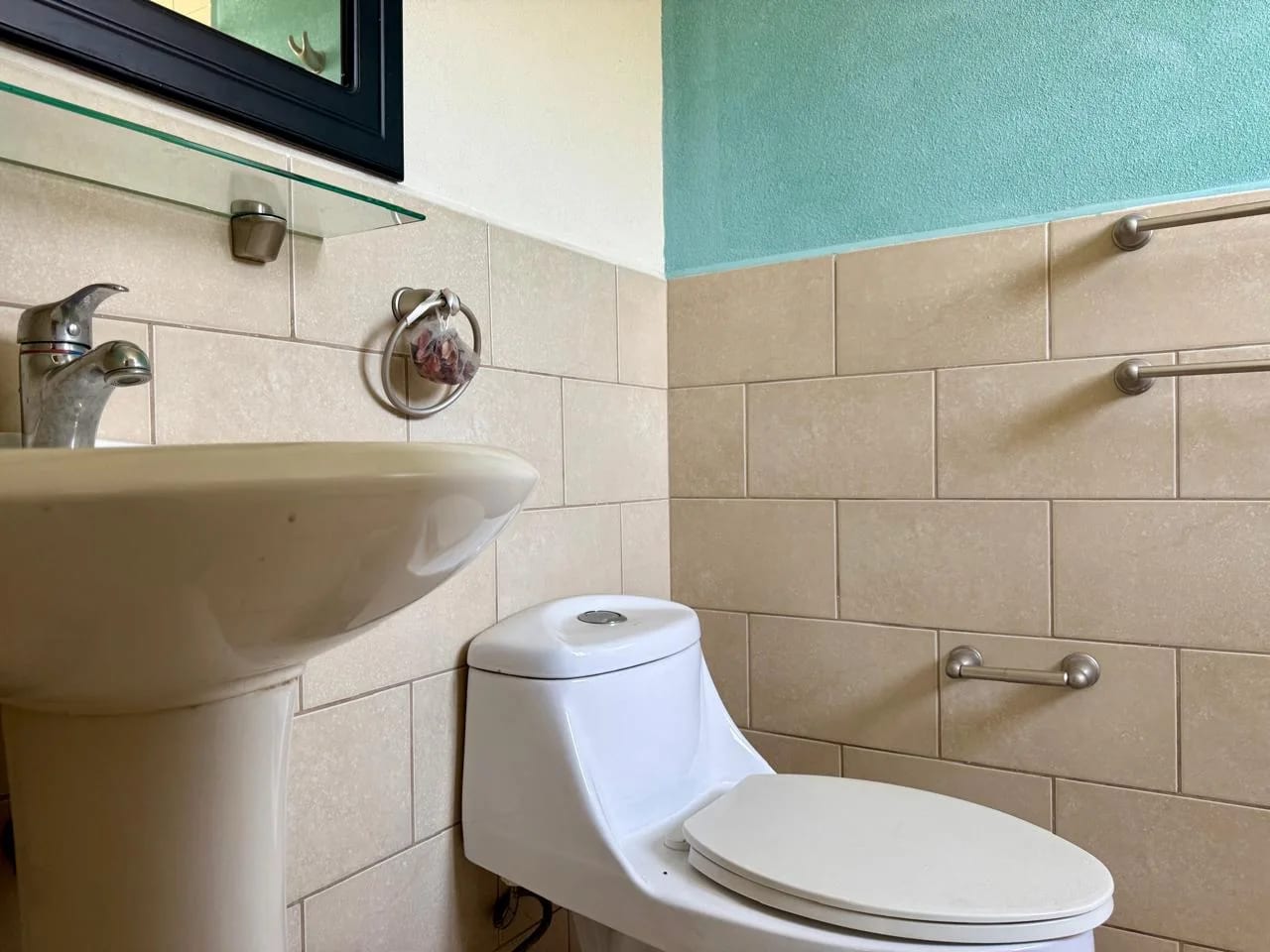CASA EN VENTA EN VILLA NUEVA, JARDINES DE VERONA, CIUDAD SANTA CLARA — Casa en Venta en Villa Nueva, Guatemala, Ciudad — foto 8 de 17