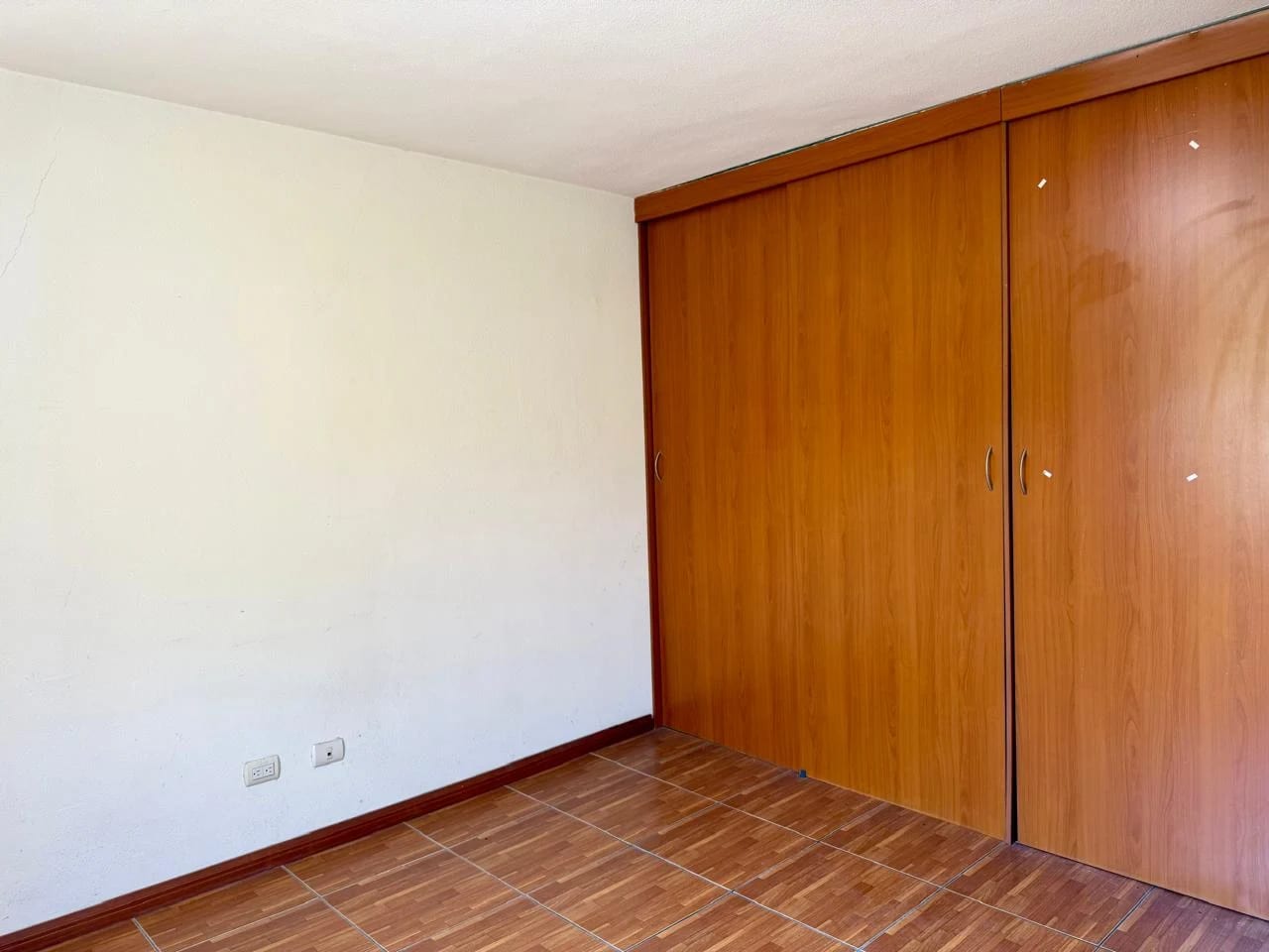 CASA EN VENTA EN VILLA NUEVA, JARDINES DE VERONA, CIUDAD SANTA CLARA — Casa en Venta en Villa Nueva, Guatemala, Ciudad — foto 10 de 17