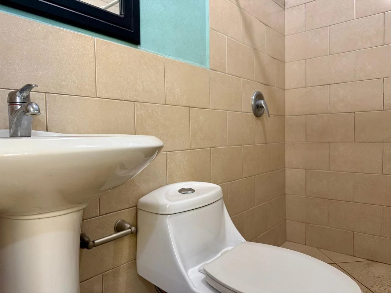 CASA EN VENTA EN VILLA NUEVA, JARDINES DE VERONA, CIUDAD SANTA CLARA — Casa en Venta en Villa Nueva, Guatemala, Ciudad — foto 11 de 17