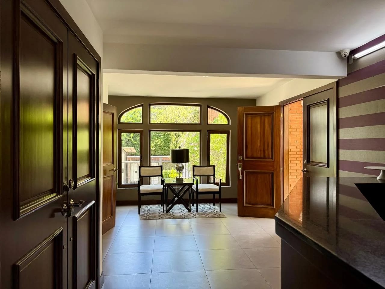 CASA EN VENTA EN ZONA 10, PASAJE OAKLAND — Casa en Venta en Pasaje Oakland, Zona 10, Guatemala, Ciudad — foto 3 de 16