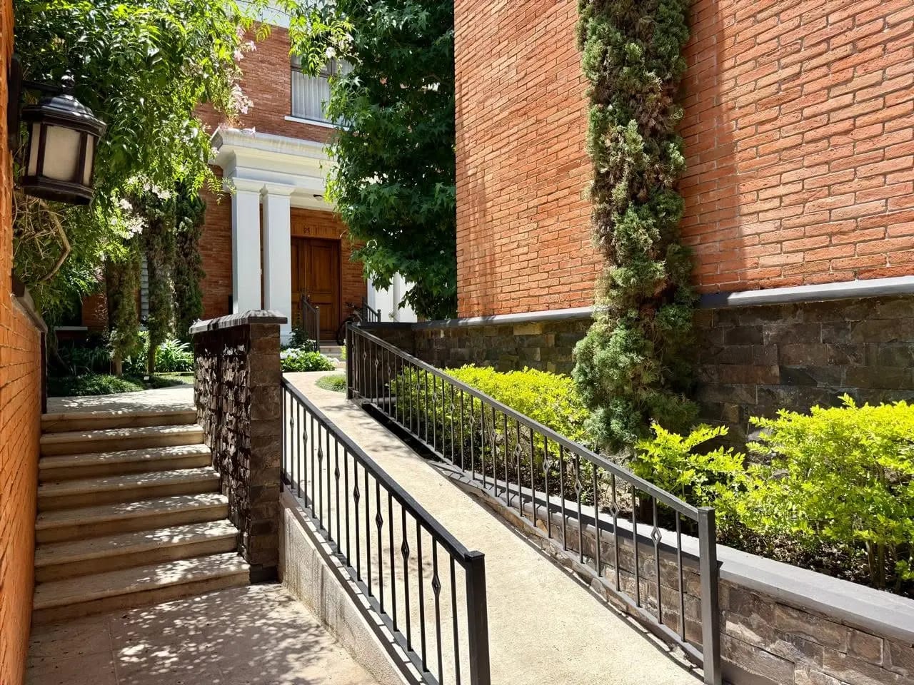 Casa en Venta en Zona 10, Pasaje Oakland — Casa en Venta en Pasaje Oakland, Zona 10, Guatemala, Ciudad — foto 2 de 17