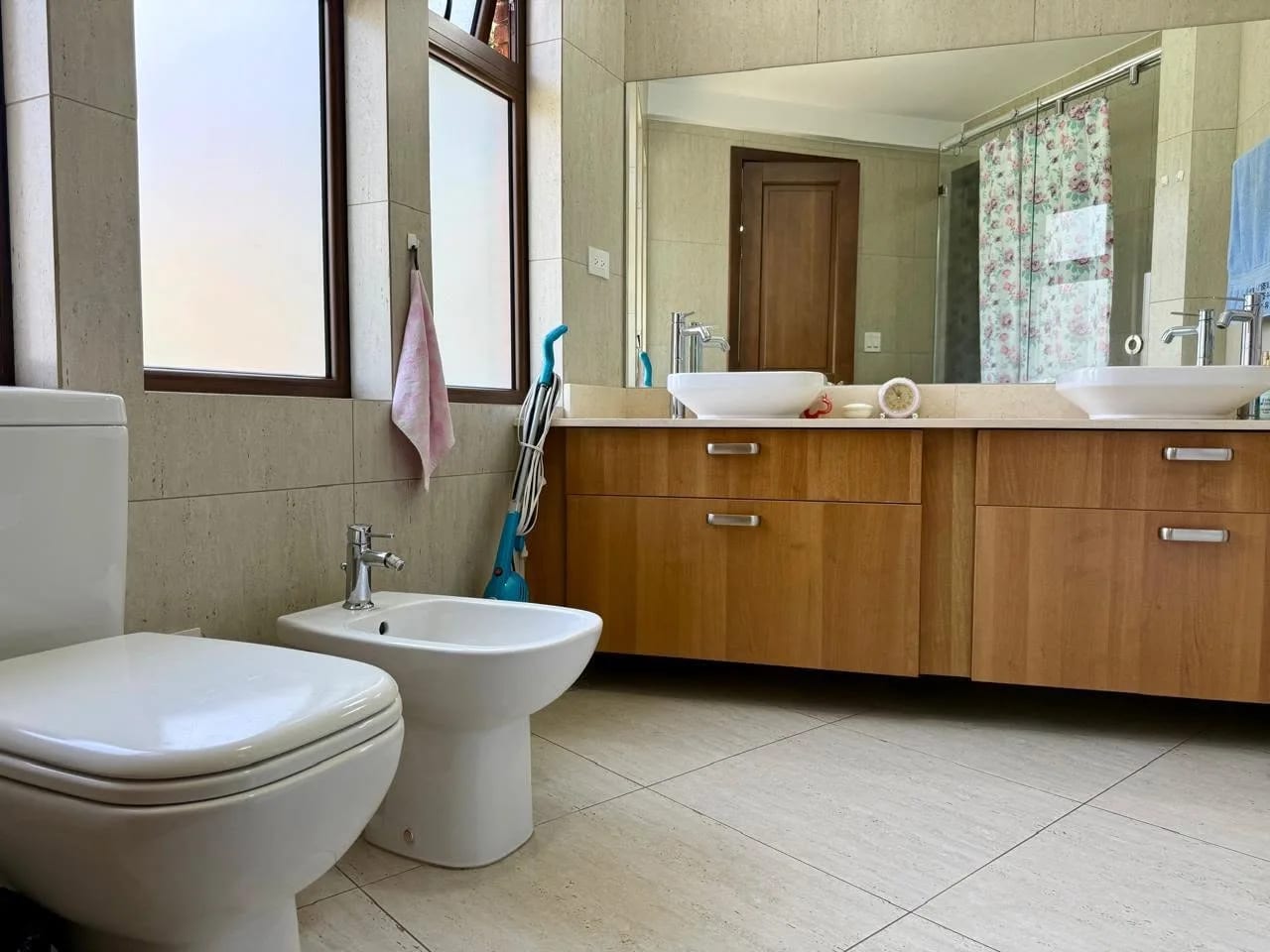 Casa en Venta en Zona 10, Pasaje Oakland — Casa en Venta en Pasaje Oakland, Zona 10, Guatemala, Ciudad — foto 10 de 17