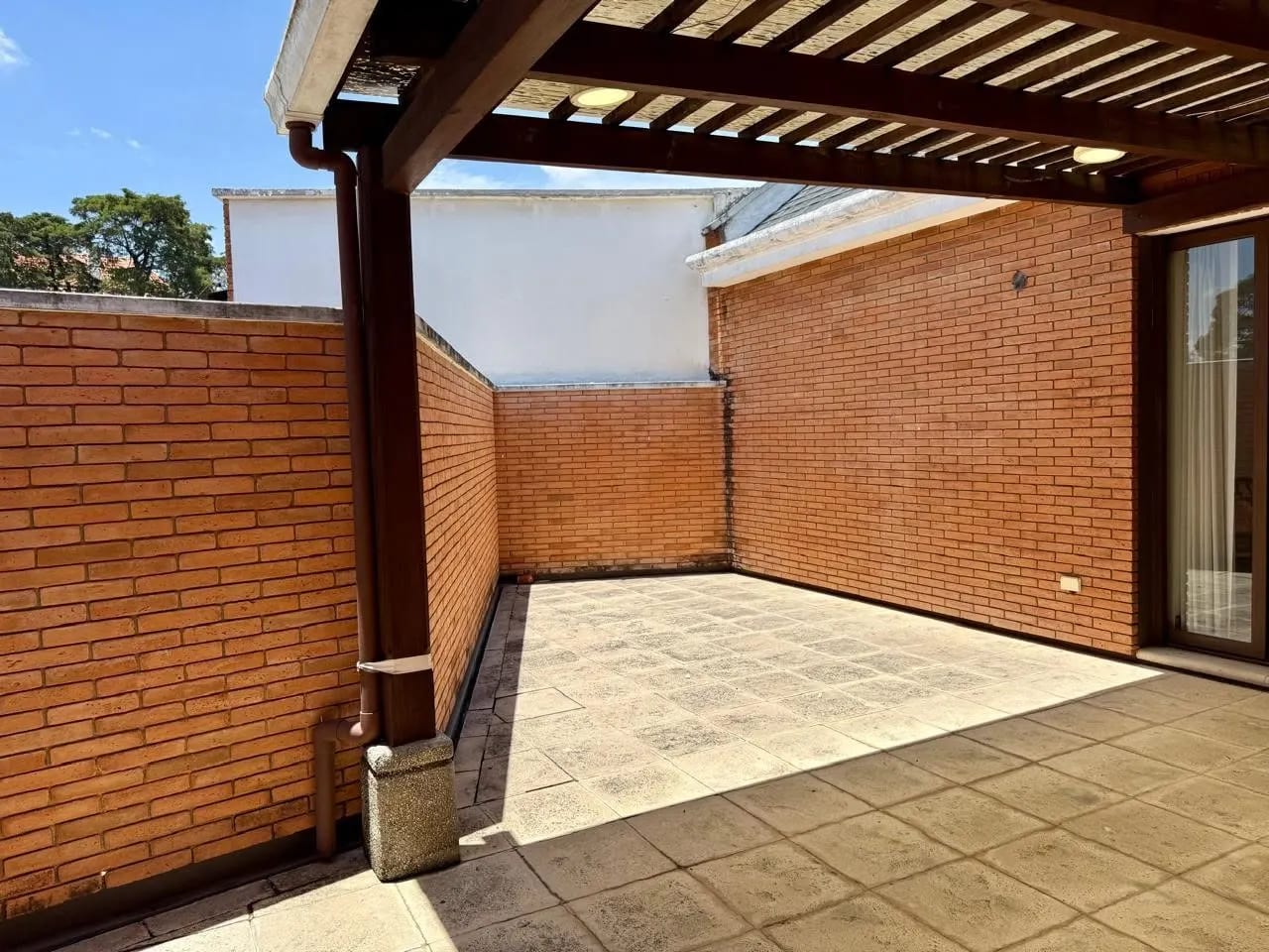 Casa en Venta en Zona 10, Pasaje Oakland — Casa en Venta en Pasaje Oakland, Zona 10, Guatemala, Ciudad — foto 15 de 17