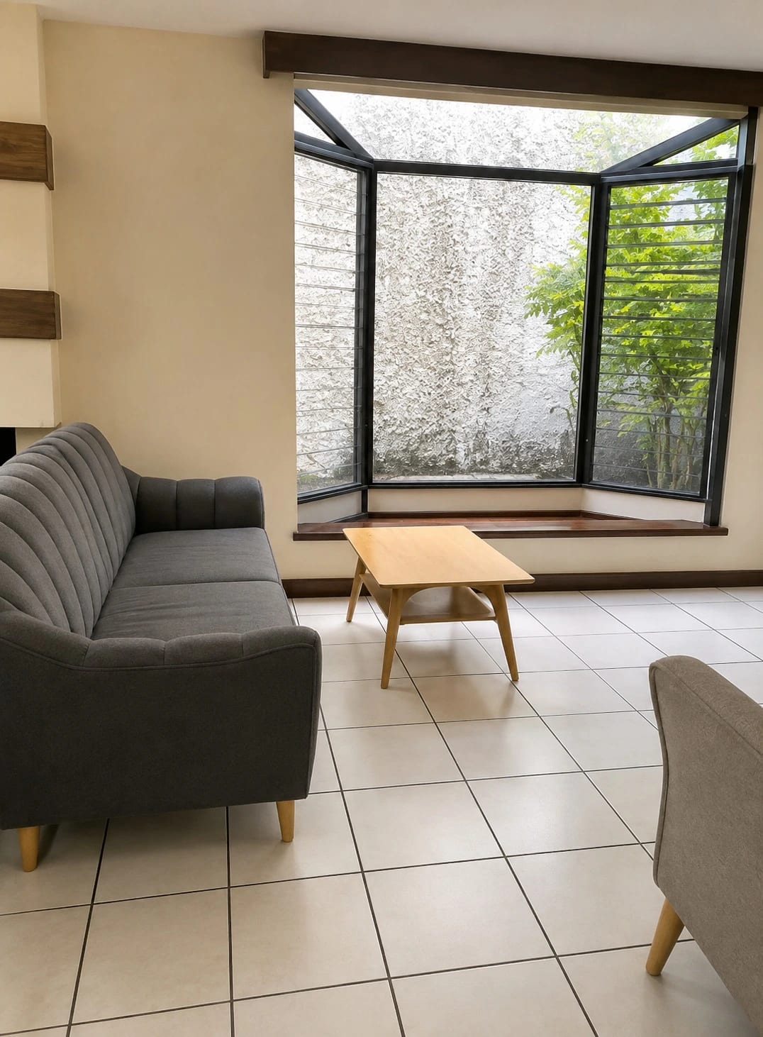 Casa en Venta en Zona 11, Dentro de Condominio — Casa en Venta en Zona 11, Guatemala, Ciudad — foto 2 de 5