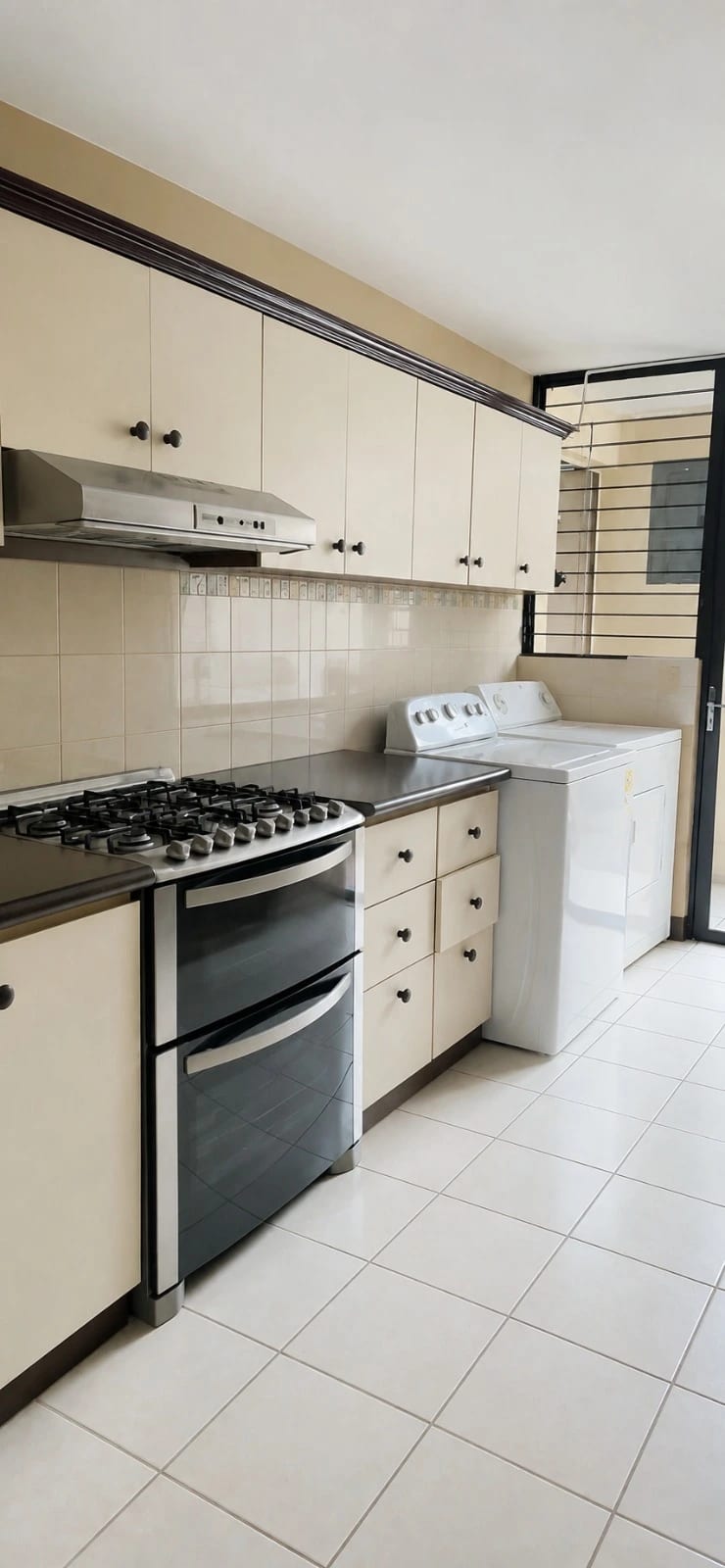 Casa en Venta en Zona 11, Dentro de Condominio — Casa en Venta en Zona 11, Guatemala, Ciudad — foto 4 de 5