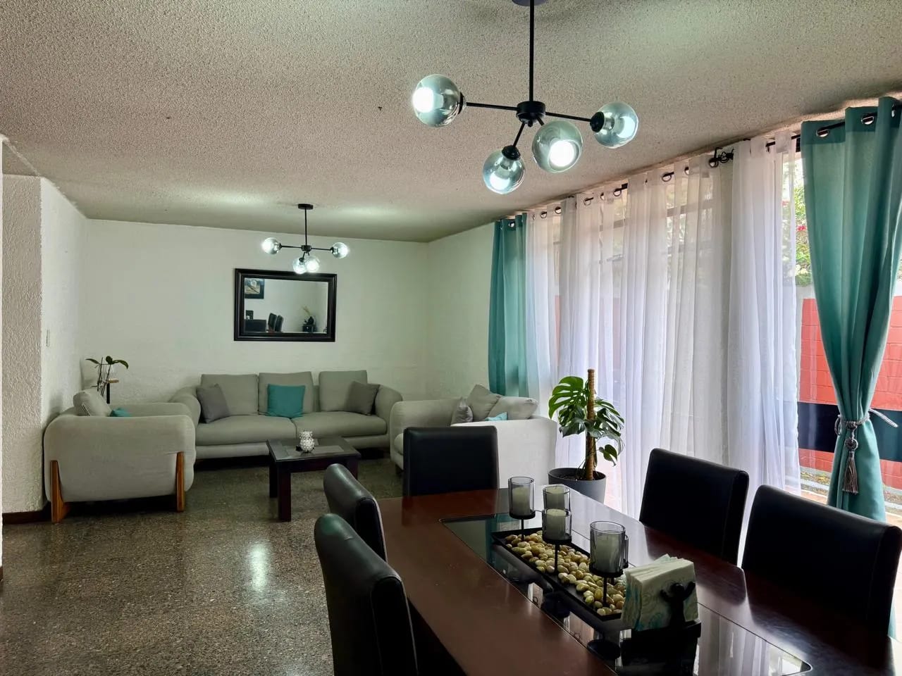 Casa en Venta en Zona 11, Dentro de Garita — Casa en Venta en Zona 11, Guatemala, Ciudad — foto 2 de 17