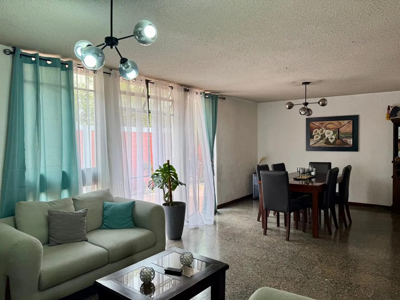 Casa en Venta en Zona 11, Dentro de Garita — Casa en Venta en Zona 11, Guatemala, Ciudad — foto 1 de 17