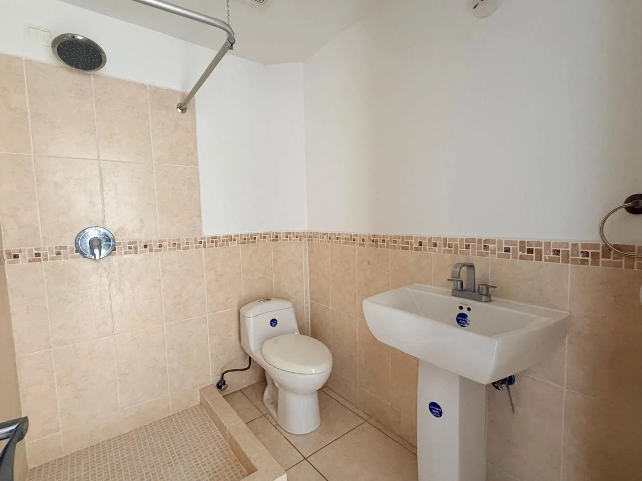 Casa en Venta en Zona 16, Vistas de San Isidro — Casa en Venta en Vistas de San Isidro, Zona 16, Guatemala, Ciudad — foto 10 de 17