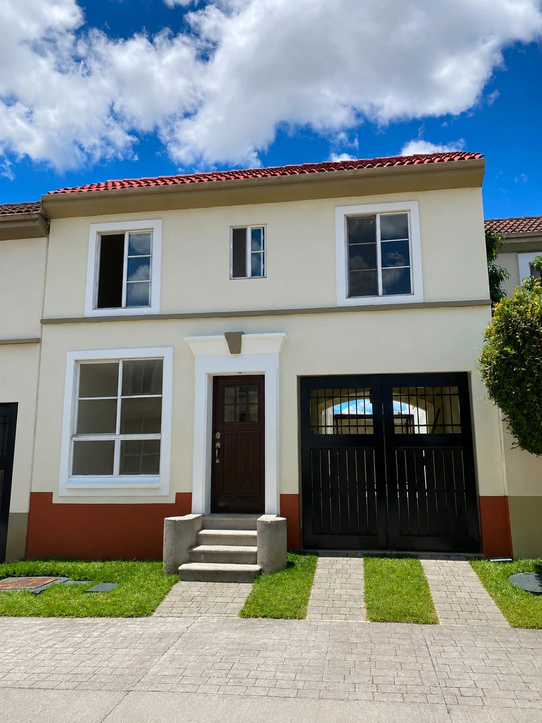 Casa en Renta en Condado Naranjo — Casa en Alquiler en Condado Naranjo, Zona 4 Mixco, Guatemala, Ciudad — foto 1 de 17