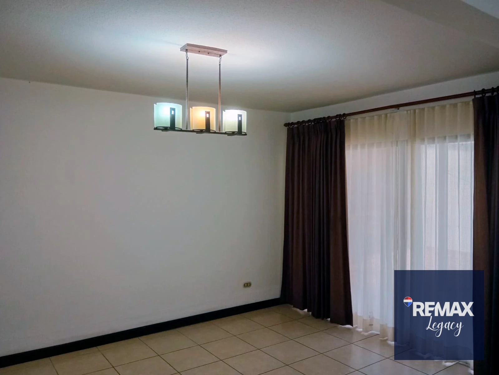 Casa Venta | Portal de San Isidro | zona 16 — Casa en Venta en San Isidro, Zona 16, Guatemala, Ciudad — foto 3 de 8