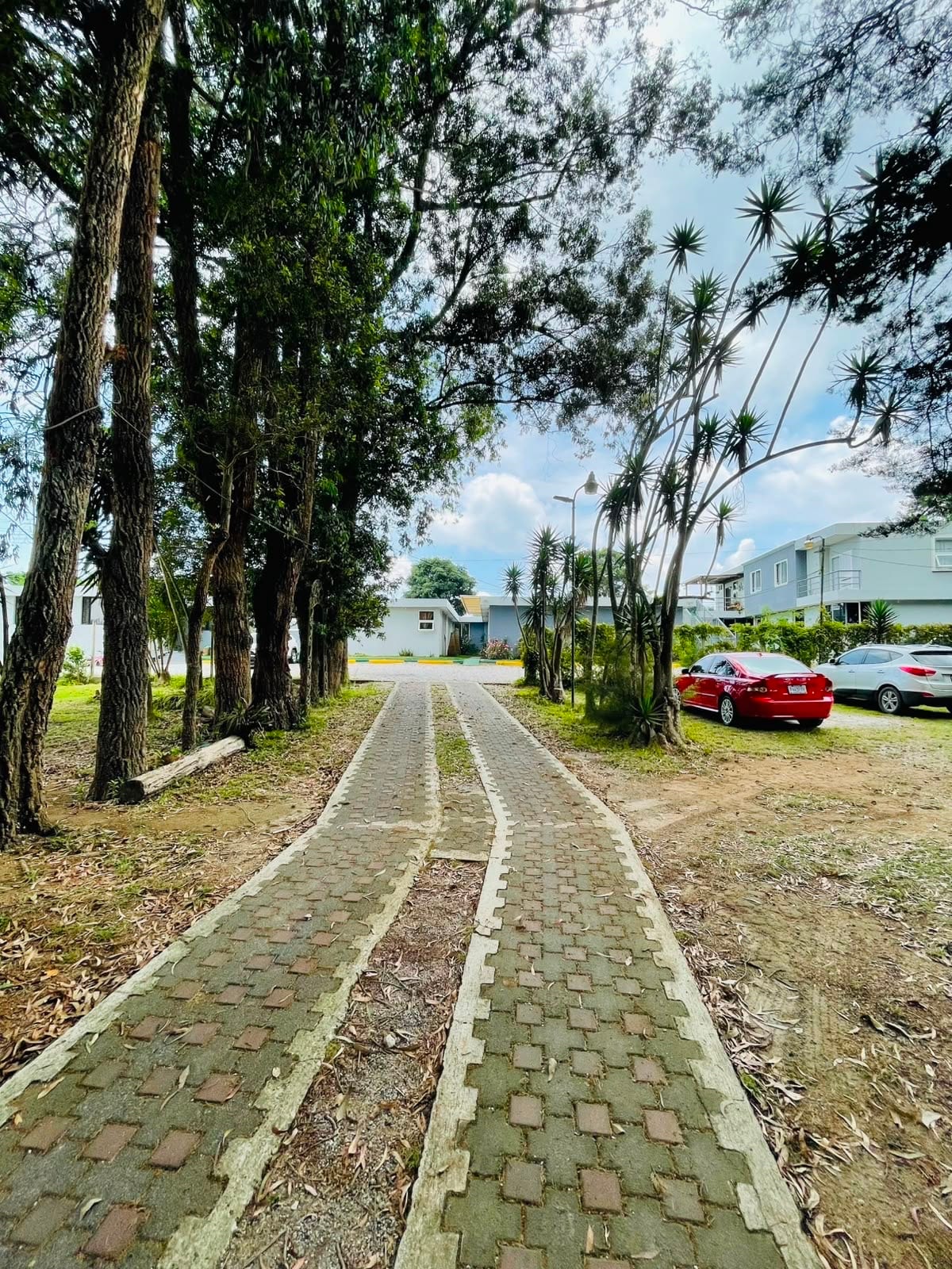 Espaciosa y acogedora Casa en renta en Carretera a El Salvador por colegio MAO — Casa en Alquiler en San Agustin Vista al Lago, Carretera a El Salvador, Guatemala, Ciudad — foto 1 de 14