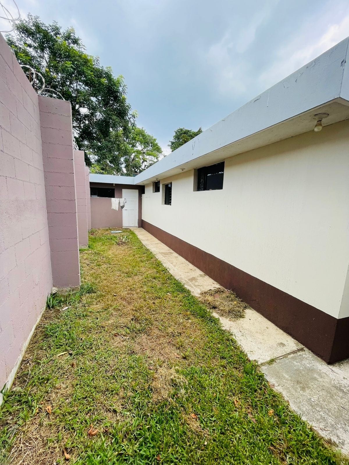 Espaciosa y acogedora Casa en renta en Carretera a El Salvador por colegio MAO — Casa en Alquiler en San Agustin Vista al Lago, Carretera a El Salvador, Guatemala, Ciudad — foto 11 de 14
