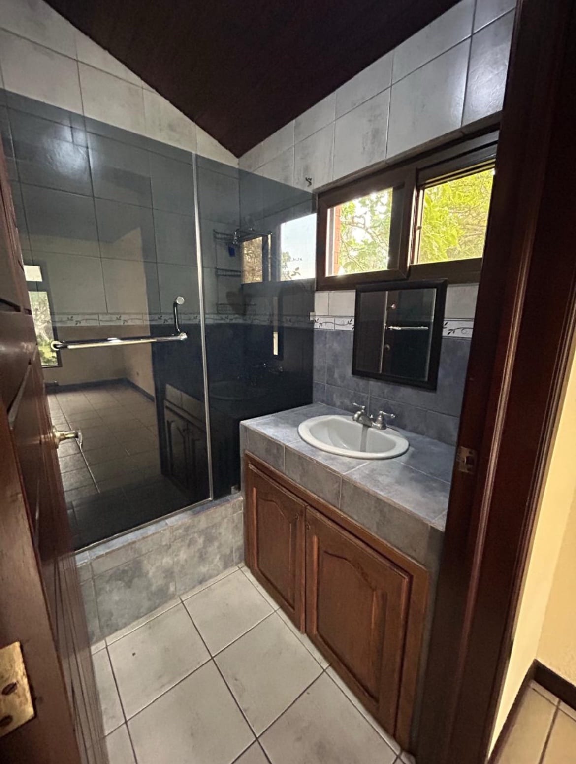 Casa de un nivel, dentro de un terreno de solo 5 casas km 21.5 carretera a El Salvador — Casa en Alquiler en Carretera a El Salvador, Guatemala, Ciudad — foto 13 de 14