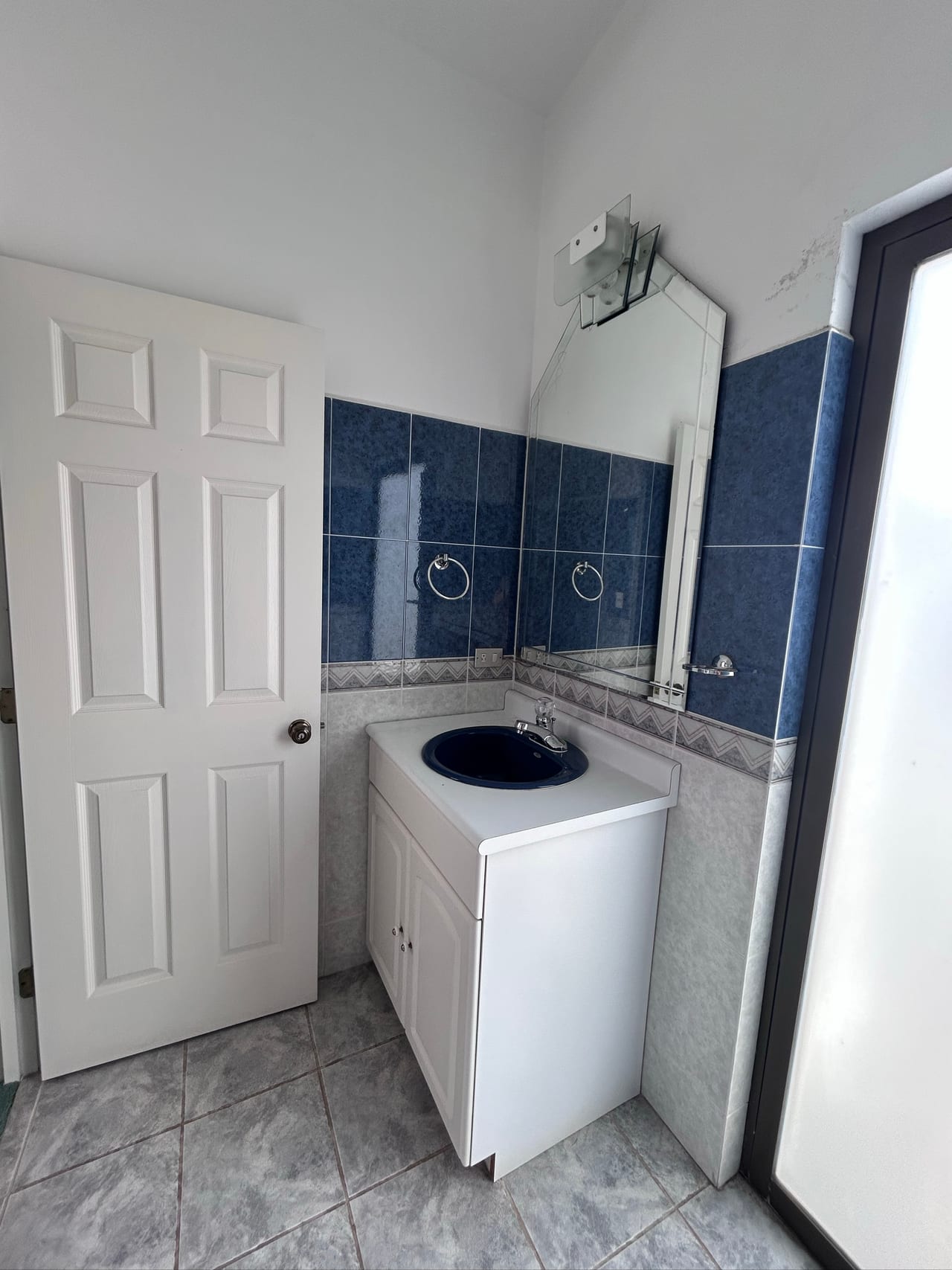 Preciosa Casa para Venta en Terravista, km 16.5 Carretera a El Salvador — Casa en Venta en Terravista, Carretera a El Salvador, Guatemala, Ciudad — foto 4 de 17