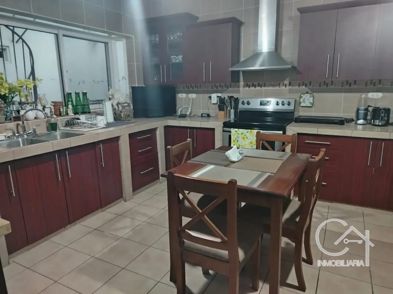 Casa en renta, Entre Bosques, Km 18.5 CAES — Casa en Alquiler en Santa Catarina Pinula, Guatemala, Ciudad — foto 4 de 10