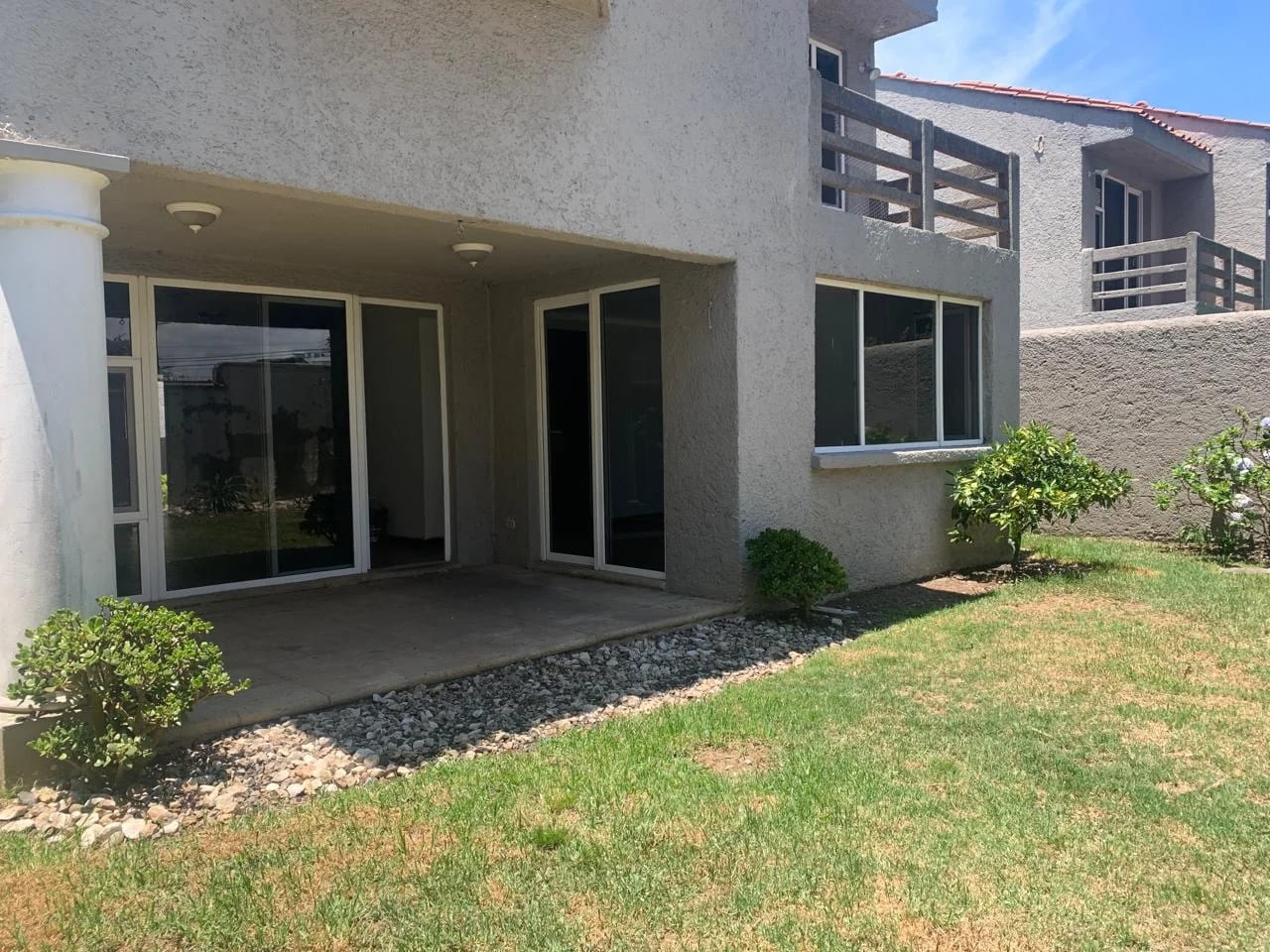 BONITA CASA EN SELECTO CONDOMINIO KM 13 CAES — Casa en Alquiler en Carretera a El Salvador, Guatemala, Ciudad — foto 1 de 12