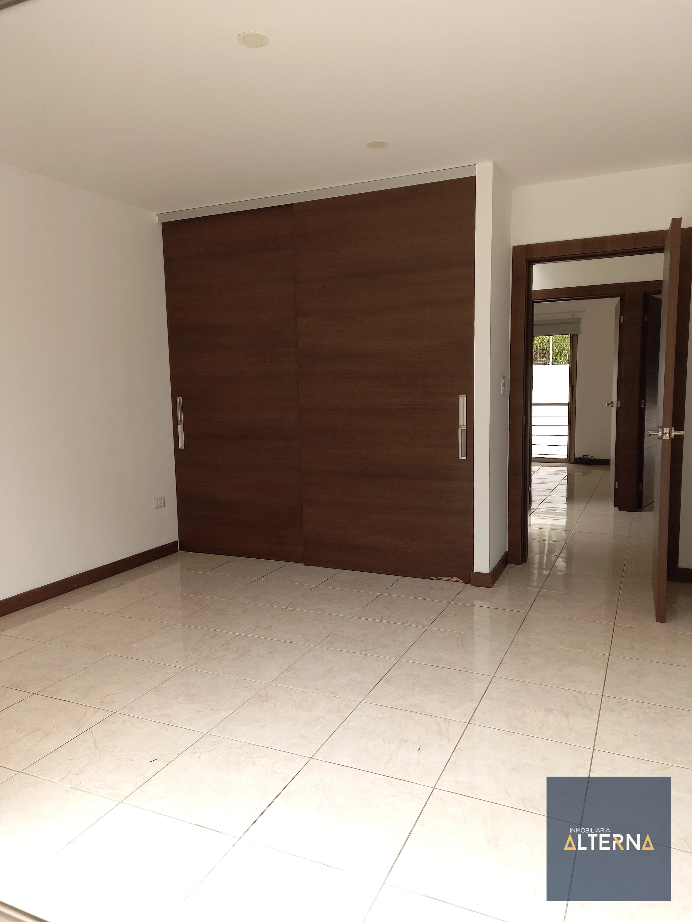 Casa en renta Zona 16 — Casa en Alquiler en Zona 16, Guatemala, Ciudad — foto 4 de 14