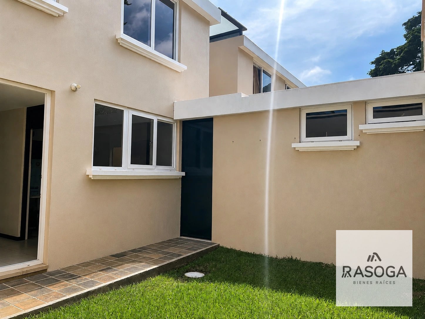 VENDO BELLA CASA ENTRADA OLMECA DE OPORTUNIDAD G A N G A MUDATE YA!! POR TRASLADO — Casa en Venta en km 16-20, Carretera a El Salvador, Guatemala, Ciudad — foto 2 de 9